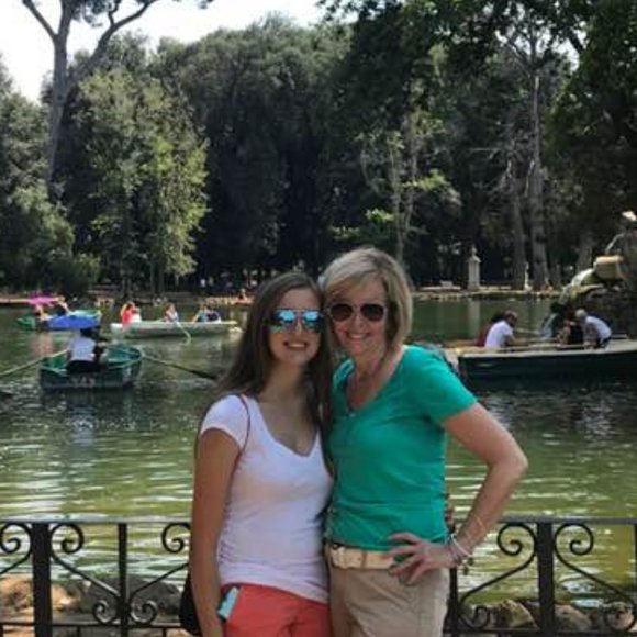 Meet your Poshers, Caroline and Nancy! - Picture 3 of 4